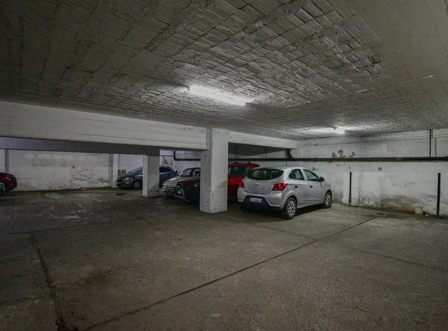 COCHERA CUBIERTA EN VENTA LA PLATA CENTRO 5