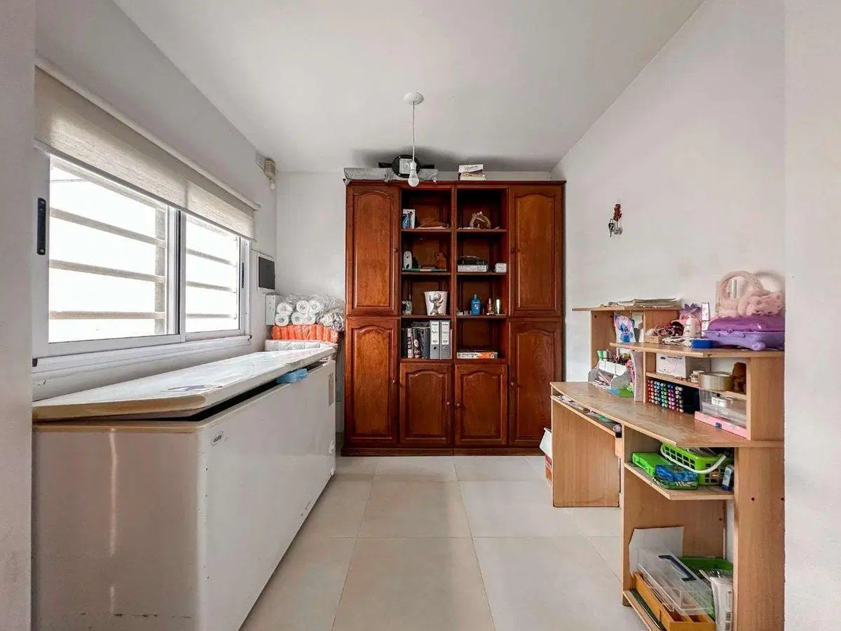 CASA 2 DORMITORIOS EN VENTA PARQUE SICARDI + PATIO 3