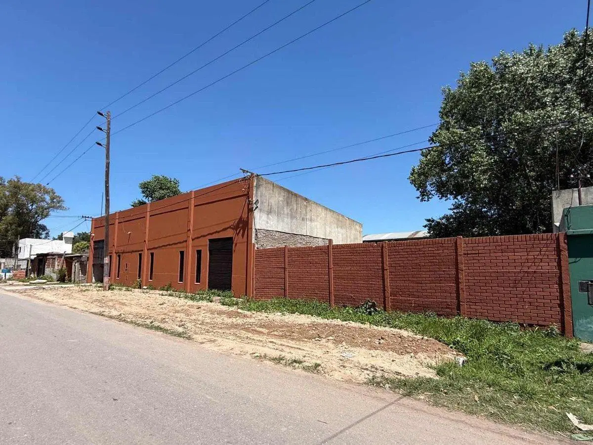 Galpon en Venta en la Plata 3