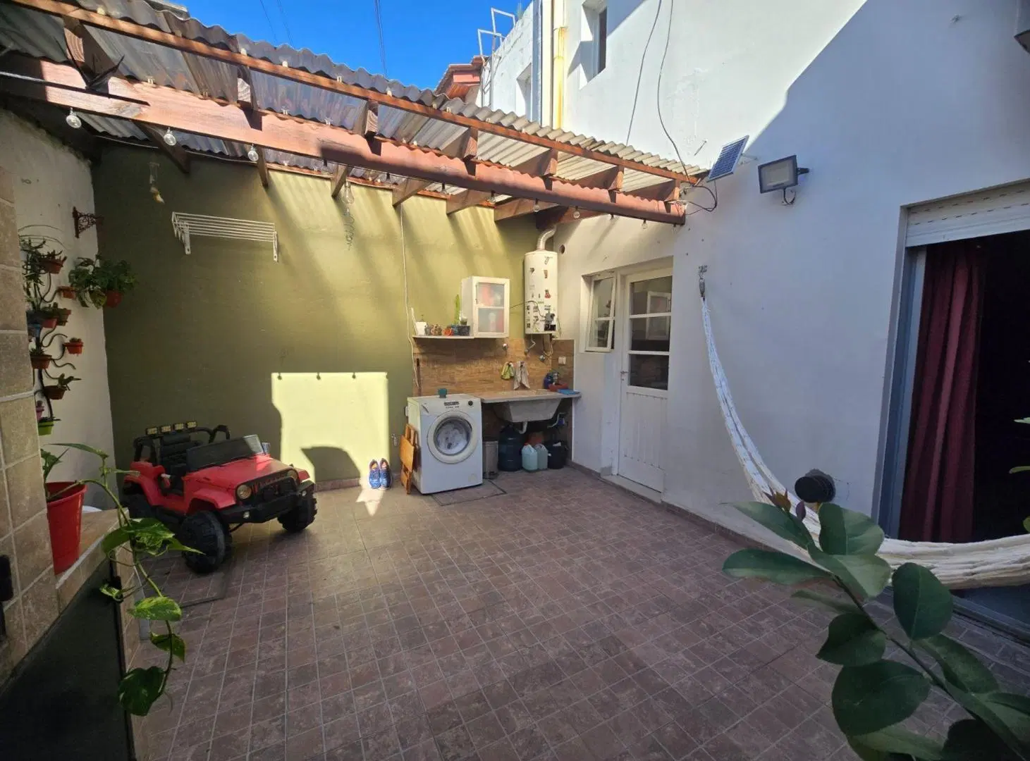 DUPLEX 2 DORMITORIOS EN VENTA COCHERA 5