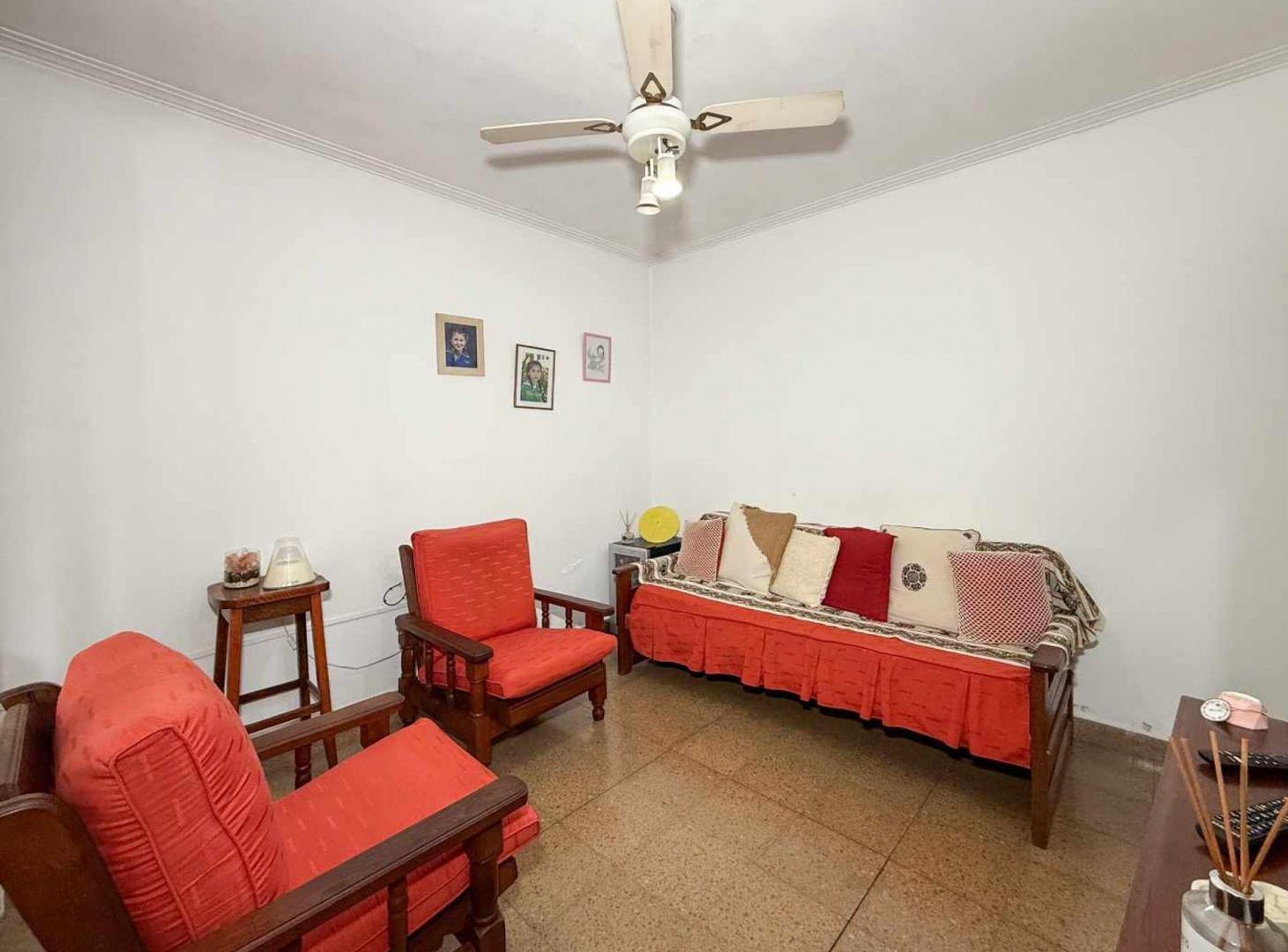Casa de 2 dormitorios en venta en Gonnet c/ parque