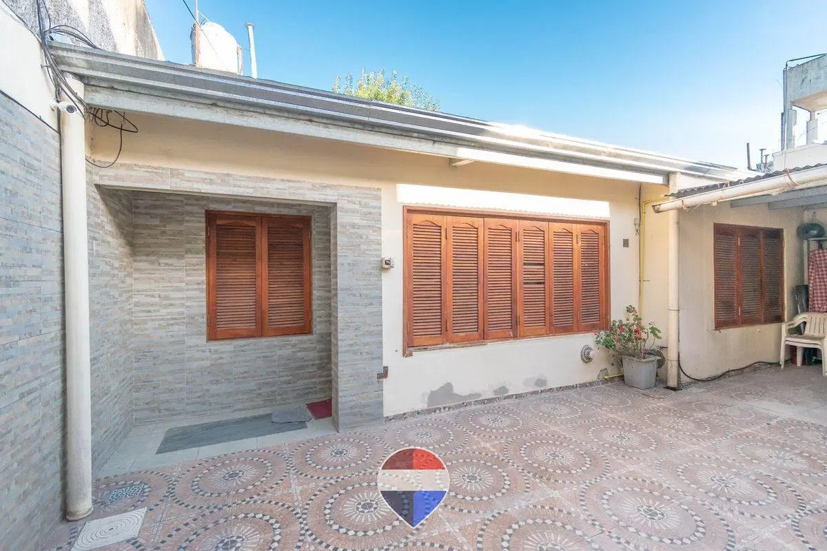 LOCAL EN VENTA LA PLATA + CASA +DEPTO  AVENIDA 66 4