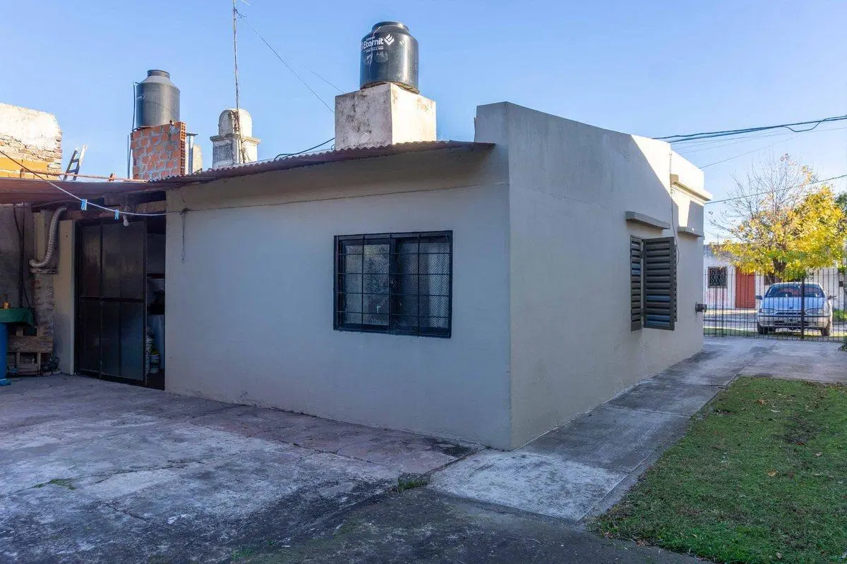 Casa 2 dormitorios en venta en Ensenada,+ quincho 3