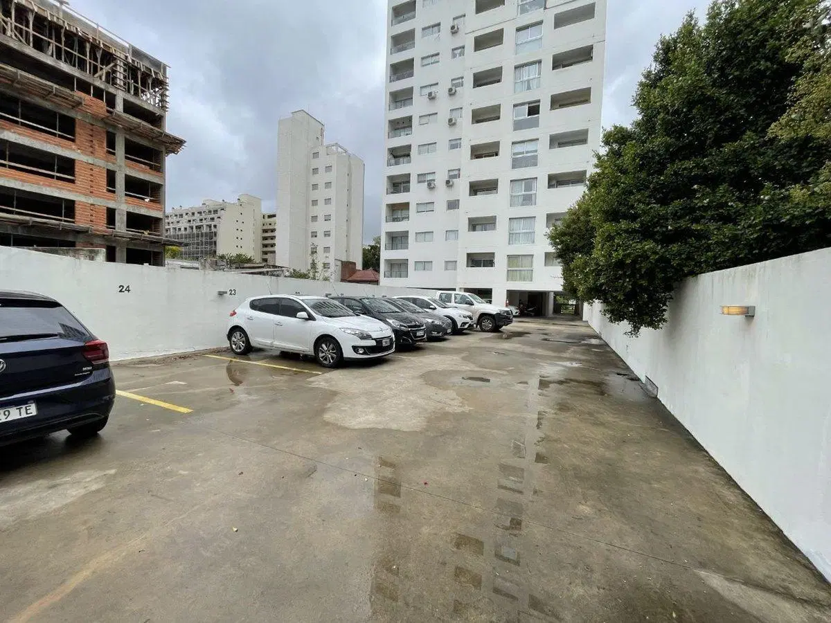Cochera en Venta en La Plata 3