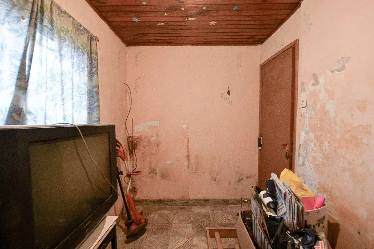 CASA EN VENTA A REFACCIONAR LA PLATA 5