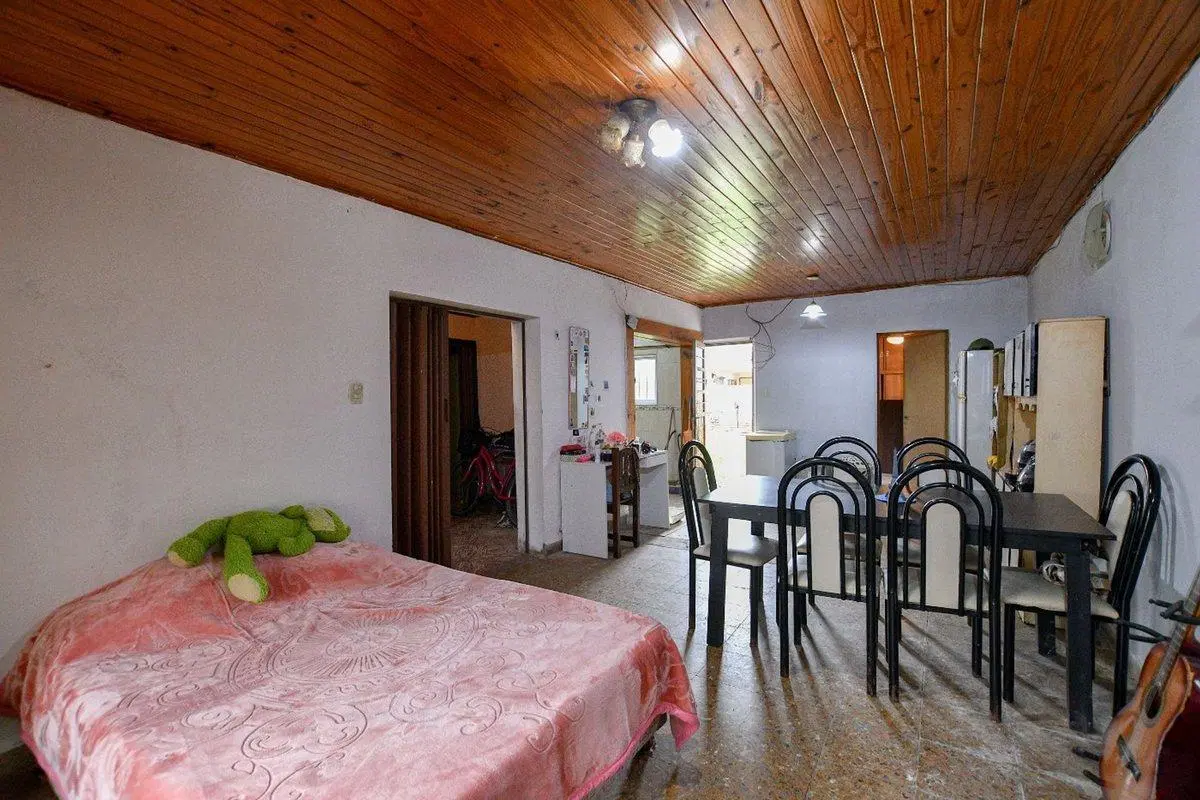 CASA EN VENTA A REFACCIONAR LA PLATA 3