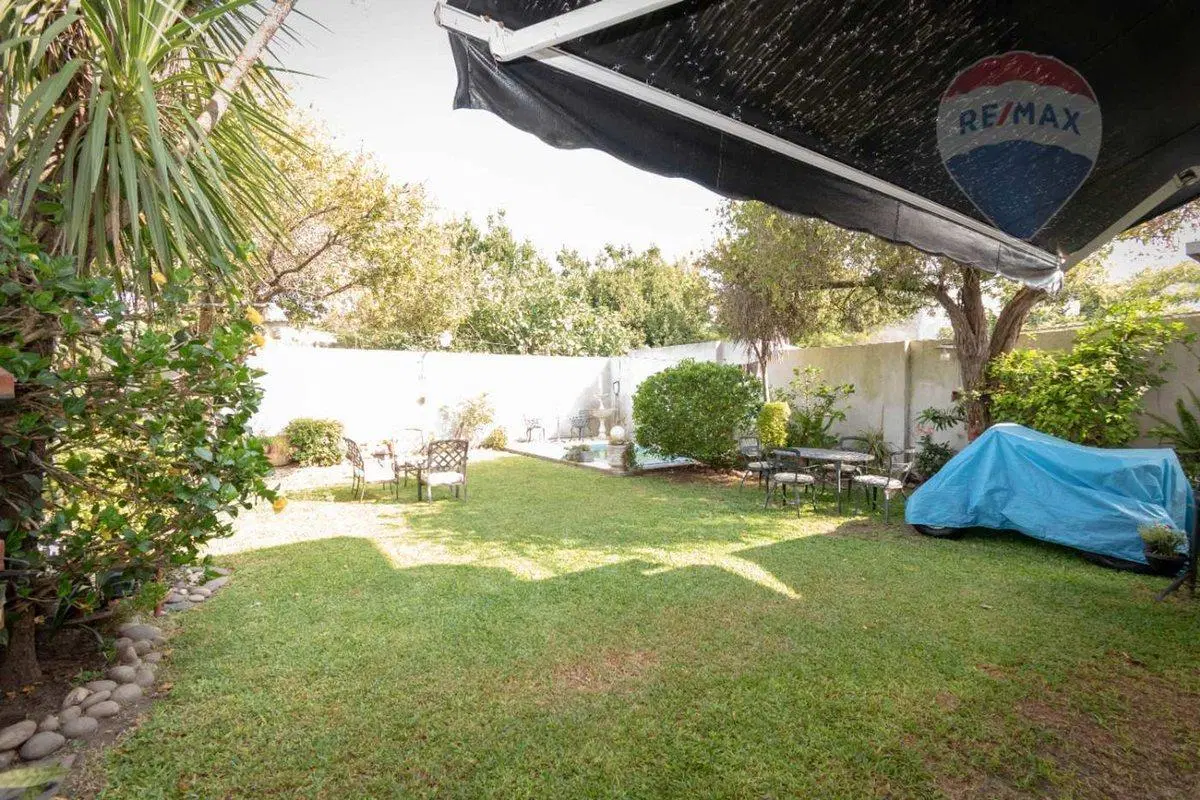 CASA 3 DORMITORIOS EN VENTA LA PLATA CON PILETA 5