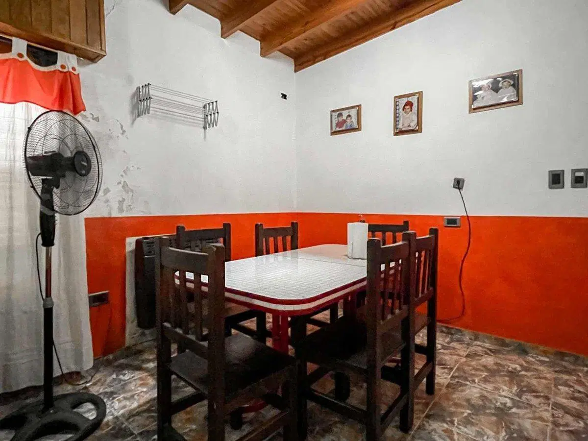 CASA 2 DORMITORIOS EN VENTA BERISSO + PATIO 3