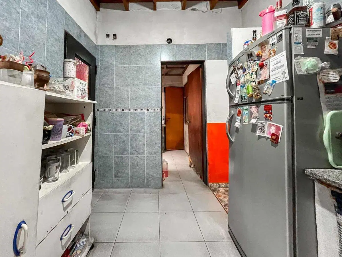 CASA 2 DORMITORIOS EN VENTA BERISSO + PATIO 4