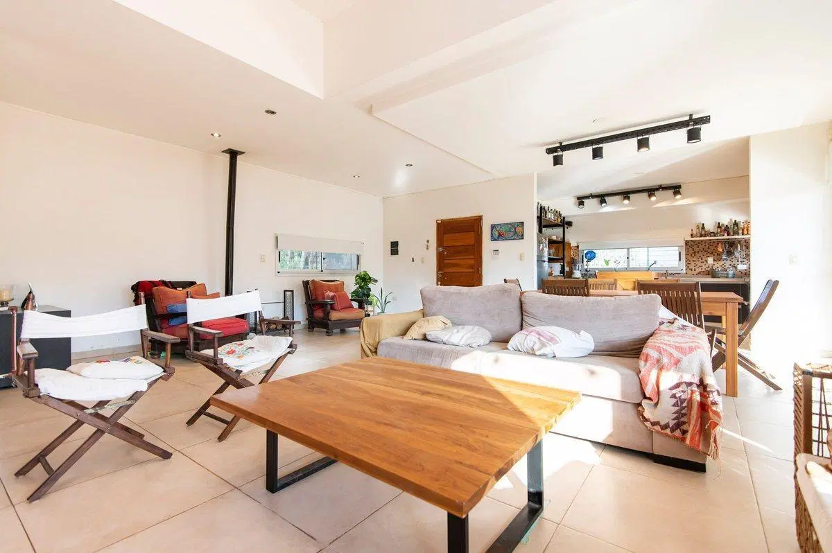 CASA 3 DORMITORIOS EN VENTA GORINA 2