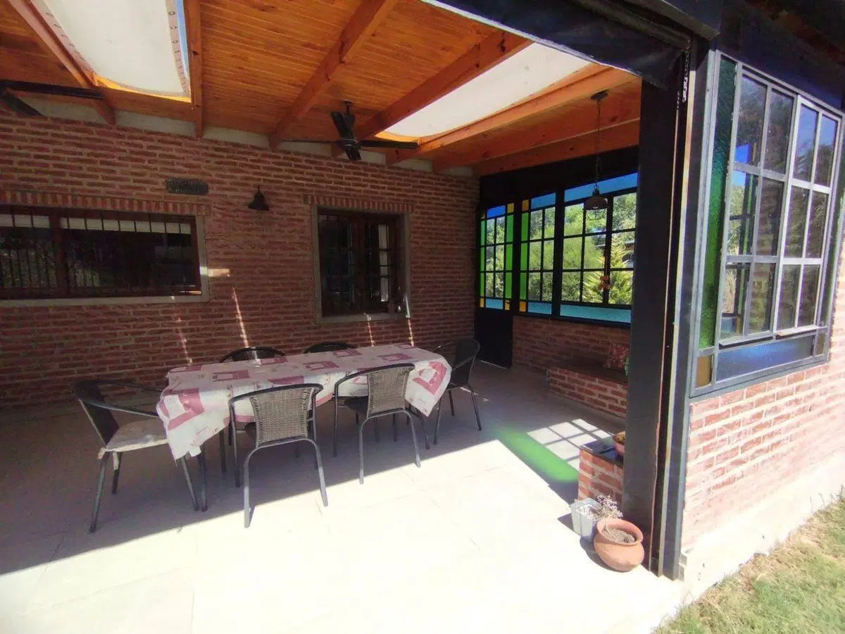 CASA 3 DORMITORIOS VENTA EL RODEO PARQUE Y PILETA 3