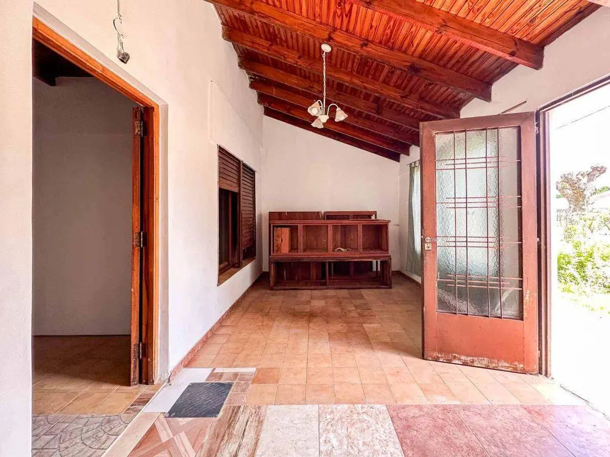 CASA 2 DORMITORIOS EN VENTA LA PLATA CON COCHERA 5