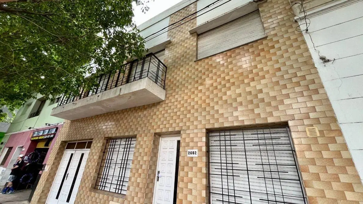 CASA DE 3 DORMITORIOS VENTA LA PLATA C/ GARAGE 5