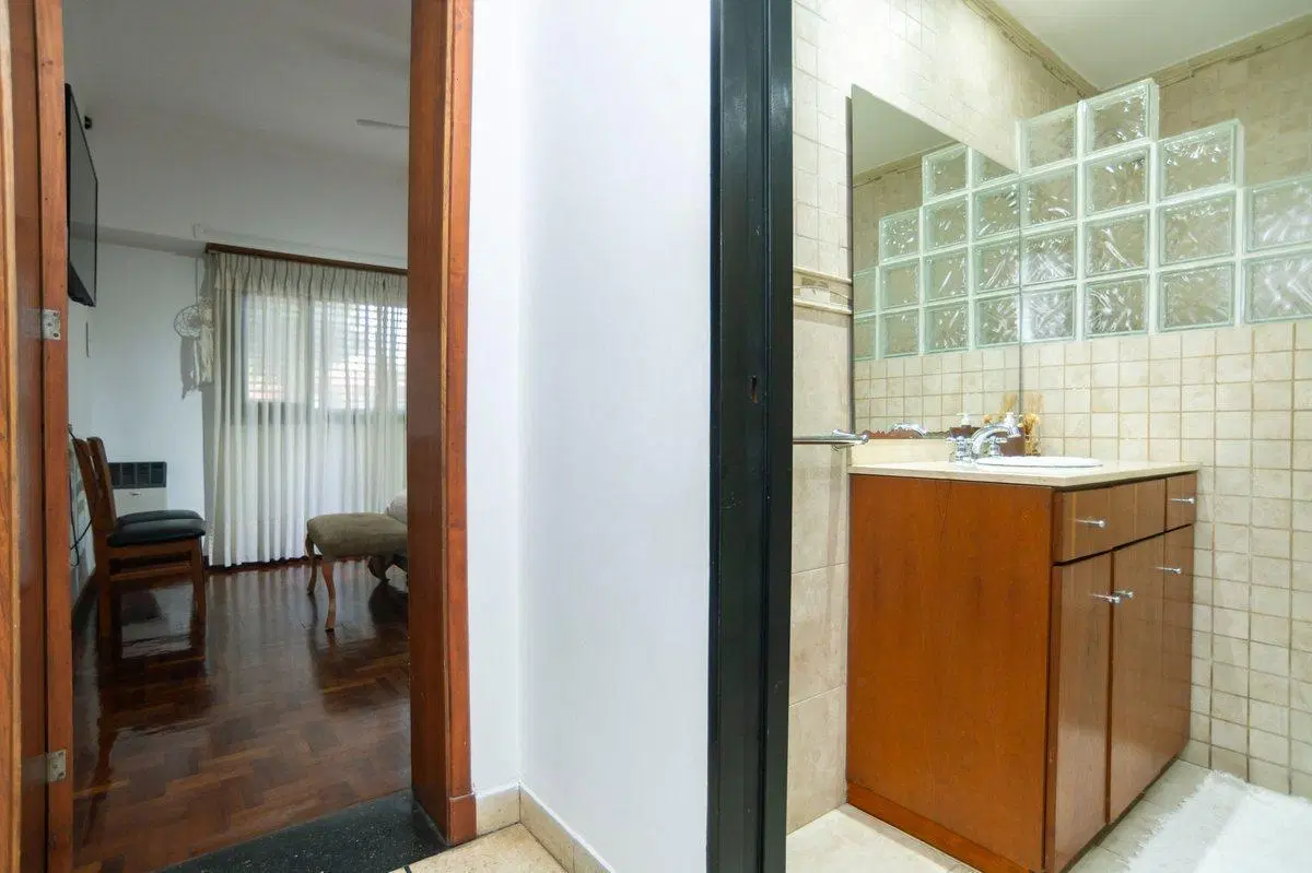 CASA 3 DORMITORIOS EN VENTA EN BERISSO CON PILETA 2
