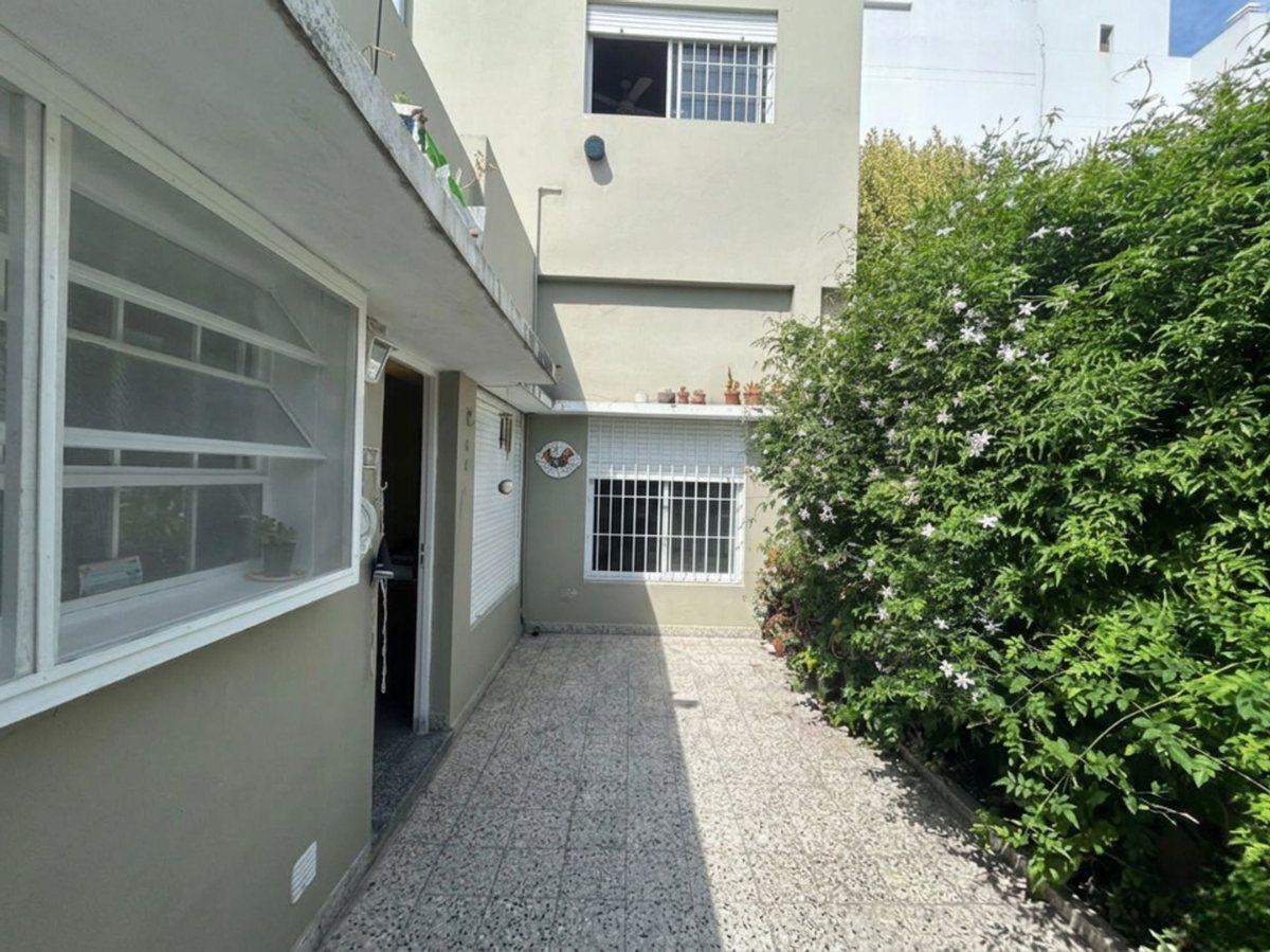 Foto de PH 3 DORMITORIOS EN VENTA LA PLATA DOS PATIOS, imagen 3