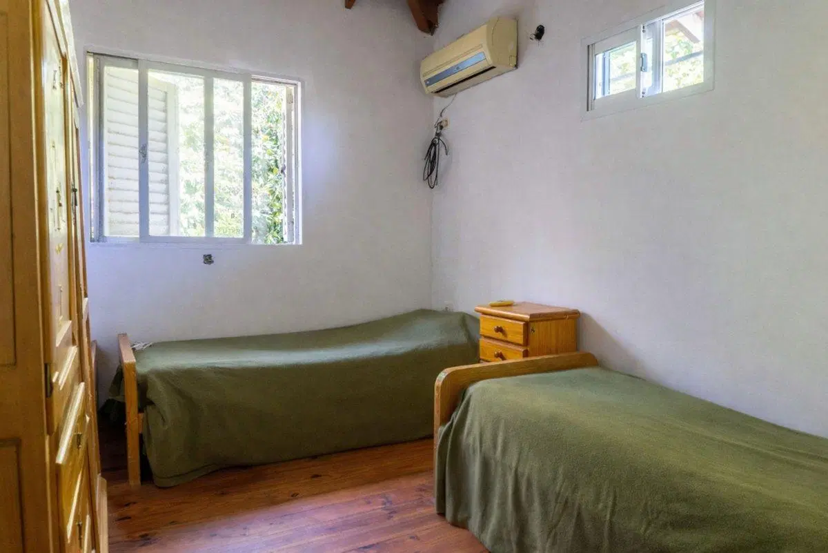 CASA 4 DORMITORIOS EN VENTA , CITY BELL. 2