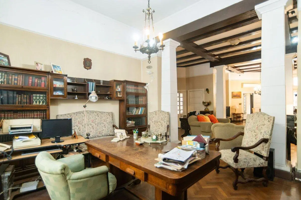 Casa 4 dormitorios en venta en La Plata 3