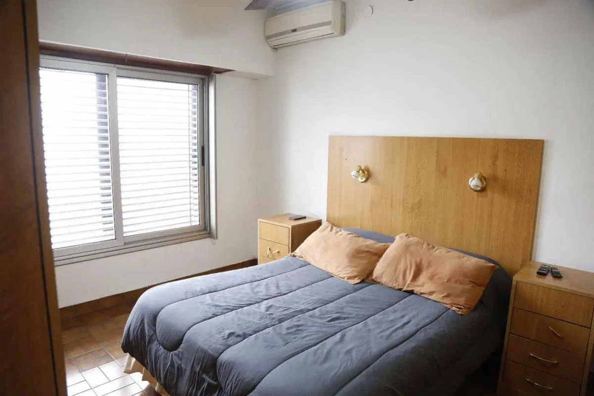 Casa 3 dormitorios en Venta, Los Hornos con Pileta 2