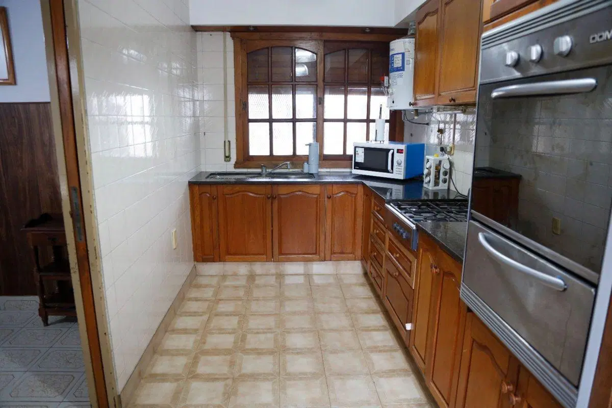 Casa 3 dormitorios en Venta, Los Hornos con Pileta 3