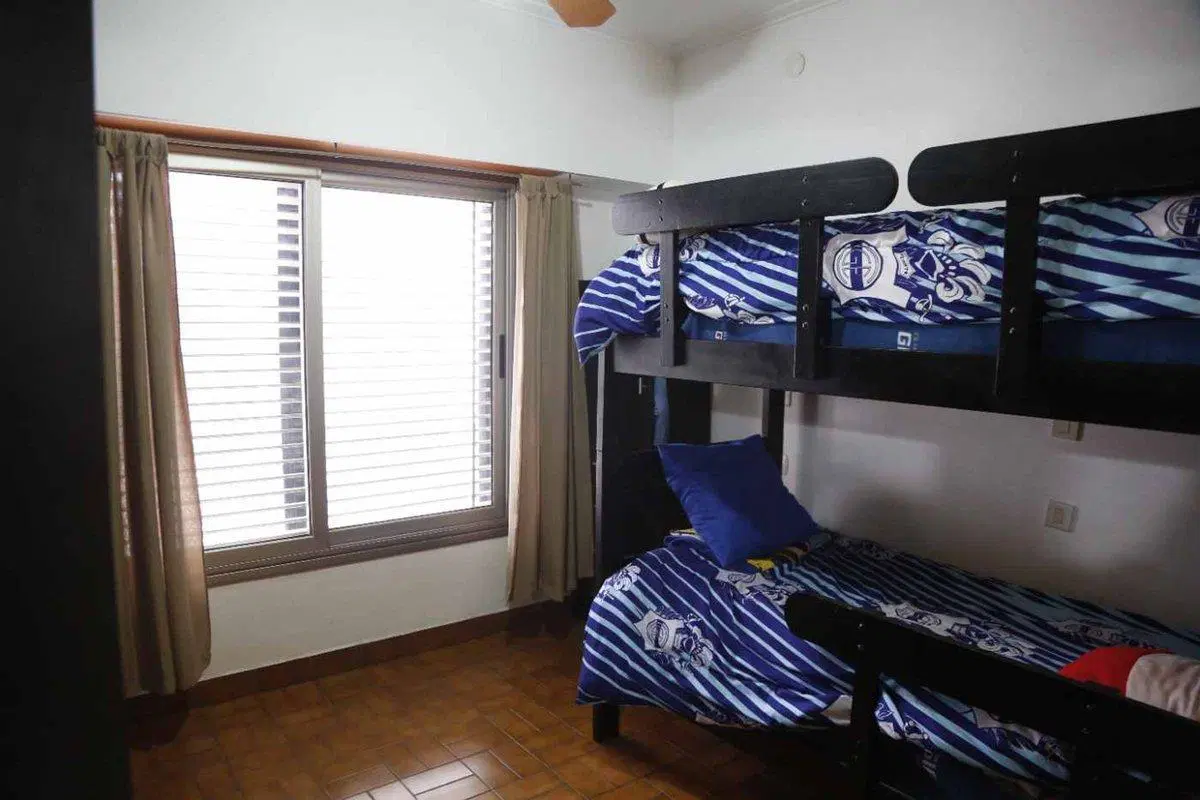 Casa 3 dormitorios en Venta, Los Hornos con Pileta 3