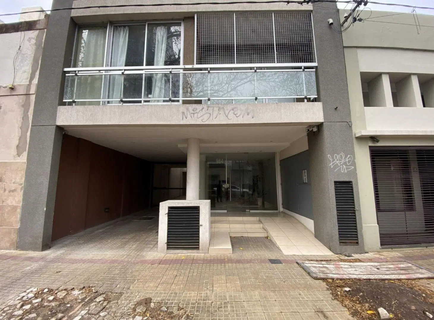 OFICINA EN VENTA LA PLATA  CON COCHERA 2