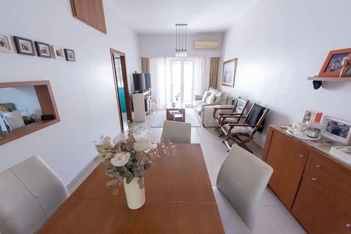 CASA DOS DORMITORIOS EN VENTA LA PLATA CON PATIO 3