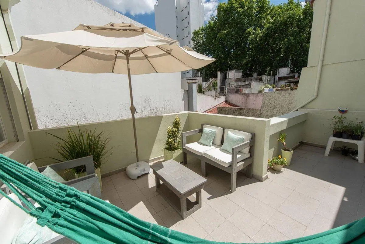 CASA DOS DORMITORIOS EN VENTA LA PLATA CON PATIO 4
