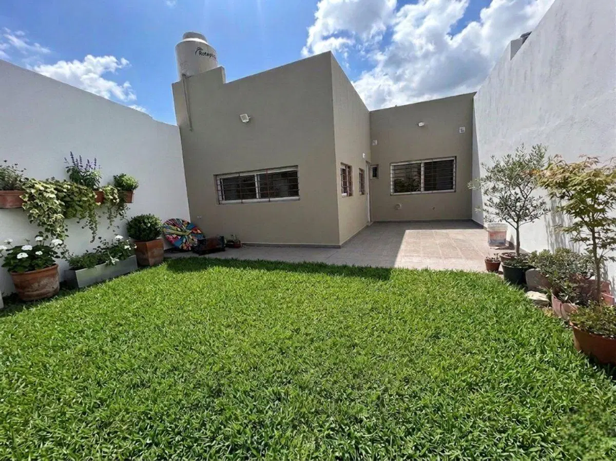 PH 2 DORMITORIOS EN VENTA  LA PLATA COCHERA PARQUE 4