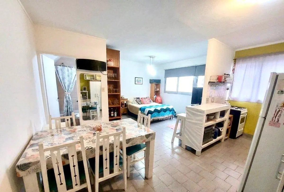 DEPARTAMENTO MONOAMBIENTE EN VENTA  LA PLATA 2