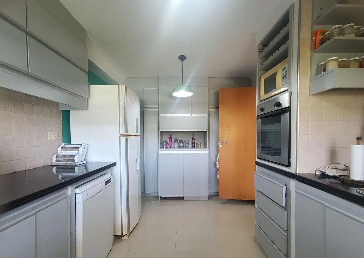 CASA EN VENTA 4 DORMITORIOS EN CITY BELL+ PILETA 4