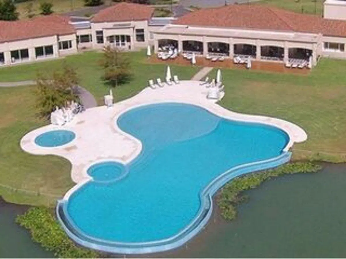 LOTE EN VENTA EN MIRALAGOS 4