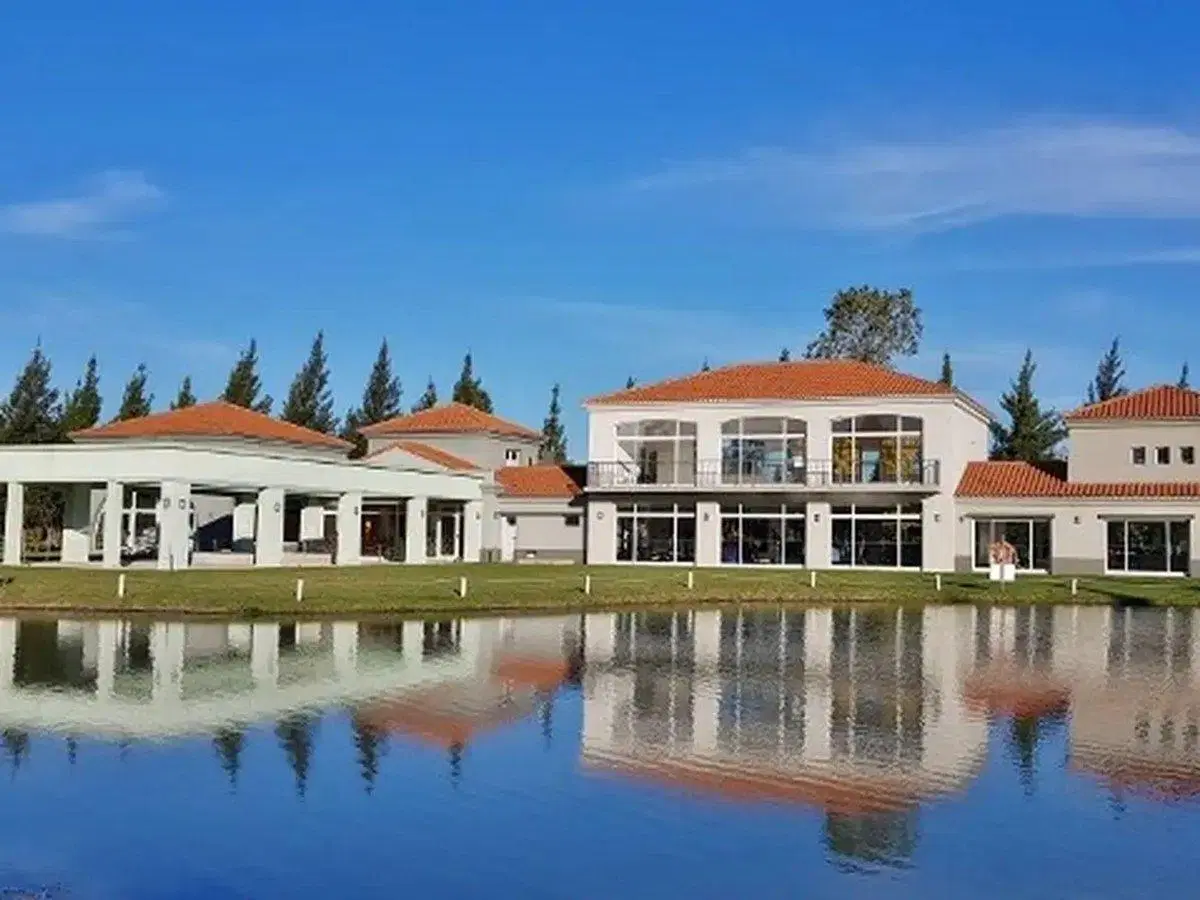 LOTE EN VENTA  CLUB MIRALAGOS 5