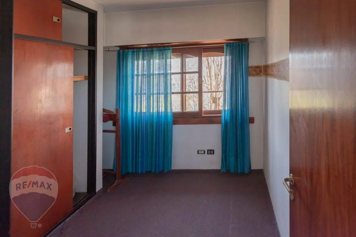 CASA 5 DORMITORIOS EN VENTA LA PLATA 4