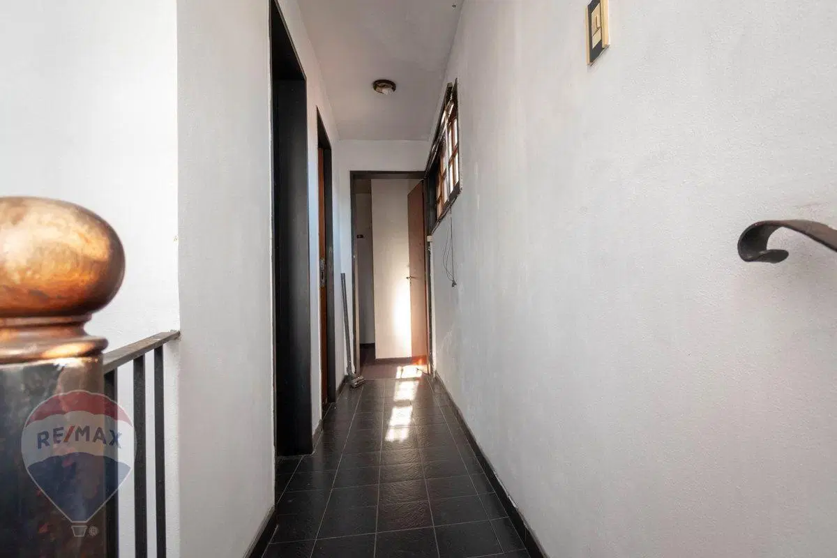 CASA 5 DORMITORIOS EN VENTA LA PLATA 3