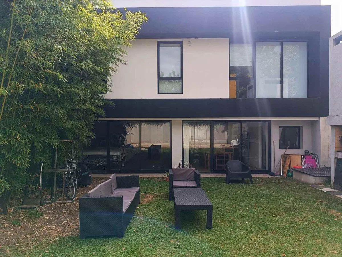 CASA 4 DORMITORIOS EN VENTA LA PLATA  + LOCAL 3