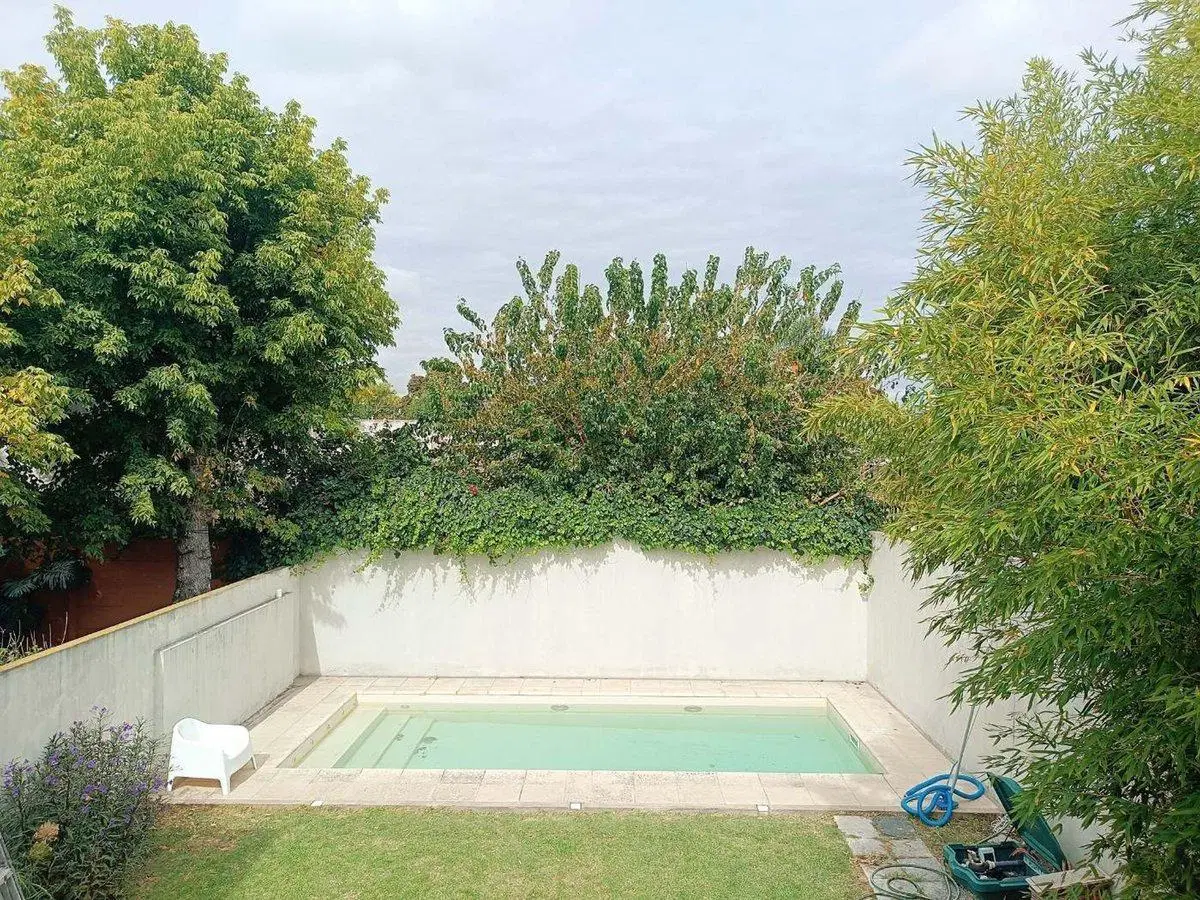 CASA 4 DORMITORIOS EN VENTA LA PLATA  + LOCAL 5