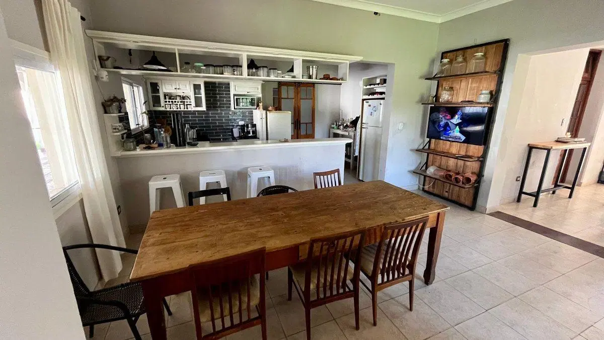 CASA 4 DORMITORIOS VENTA LA PLATA QUINCHO Y PILETA 5