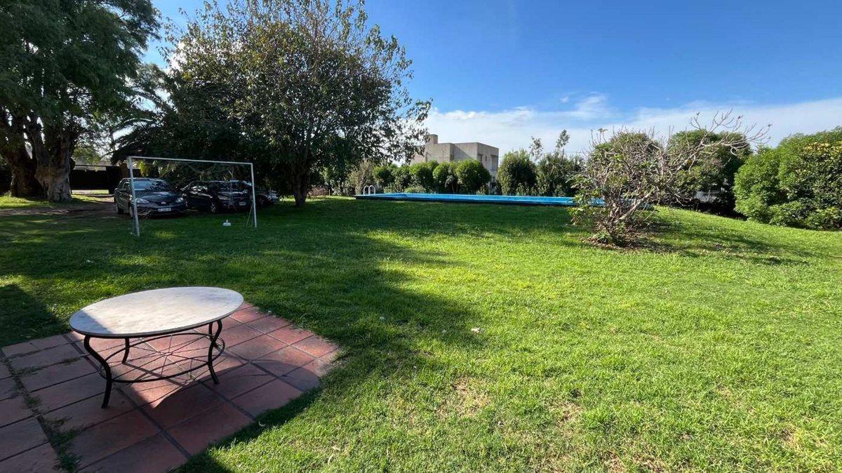 CASA 4 DORMITORIOS VENTA LA PLATA QUINCHO Y PILETA