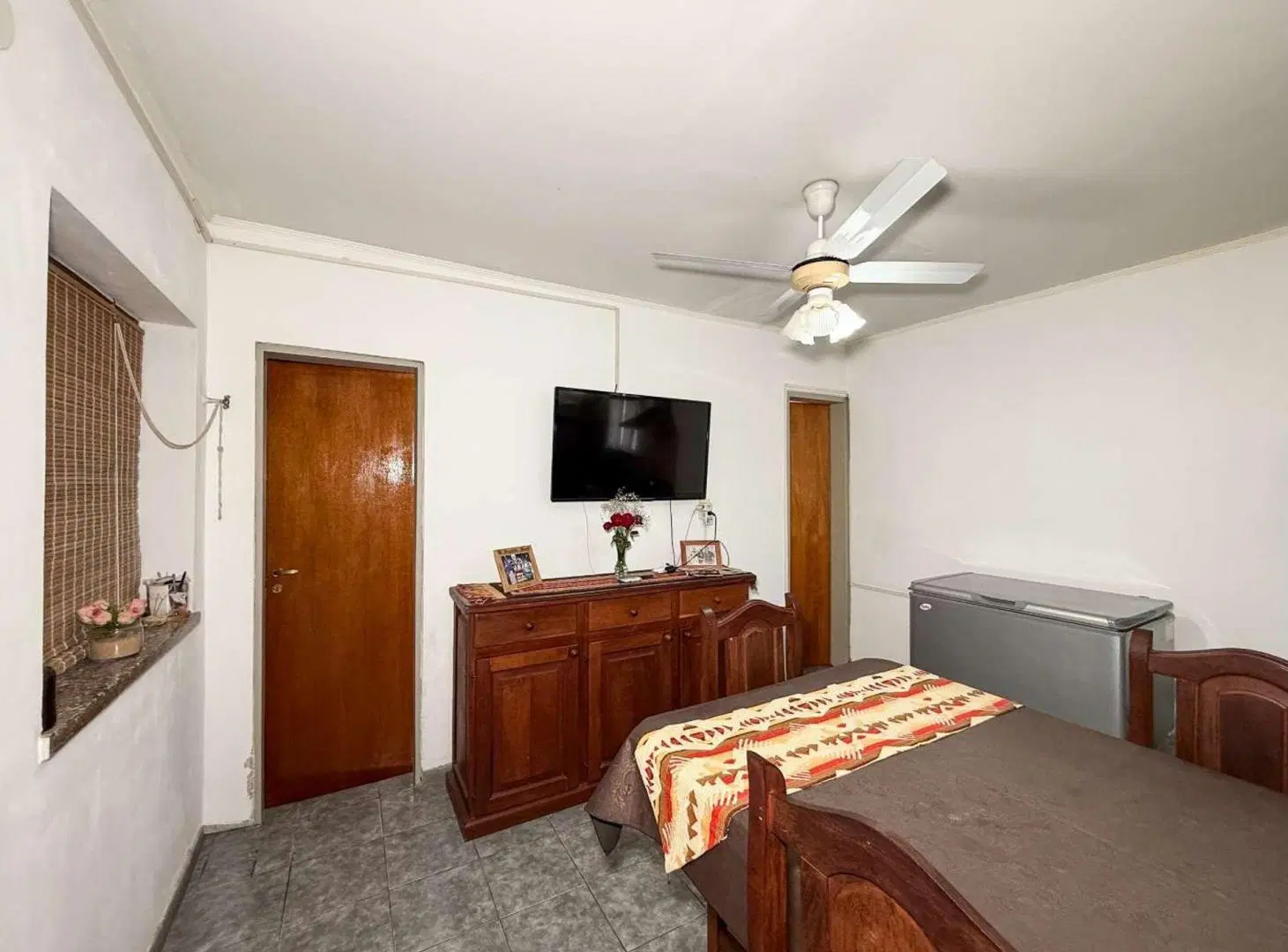 Casa de 2 dormitorios en venta Berisso con Local 3