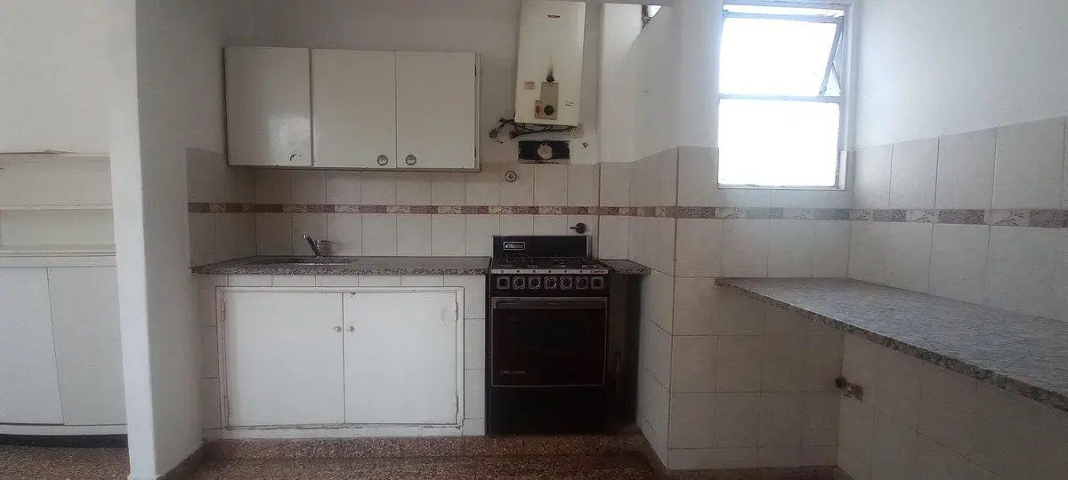 Departamento 1 dormitorio venta La Plata al frente 5