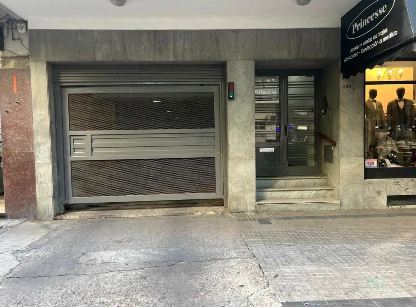 COCHERA CUBIERTA EN VENTA LA PLATA CENTRO 2