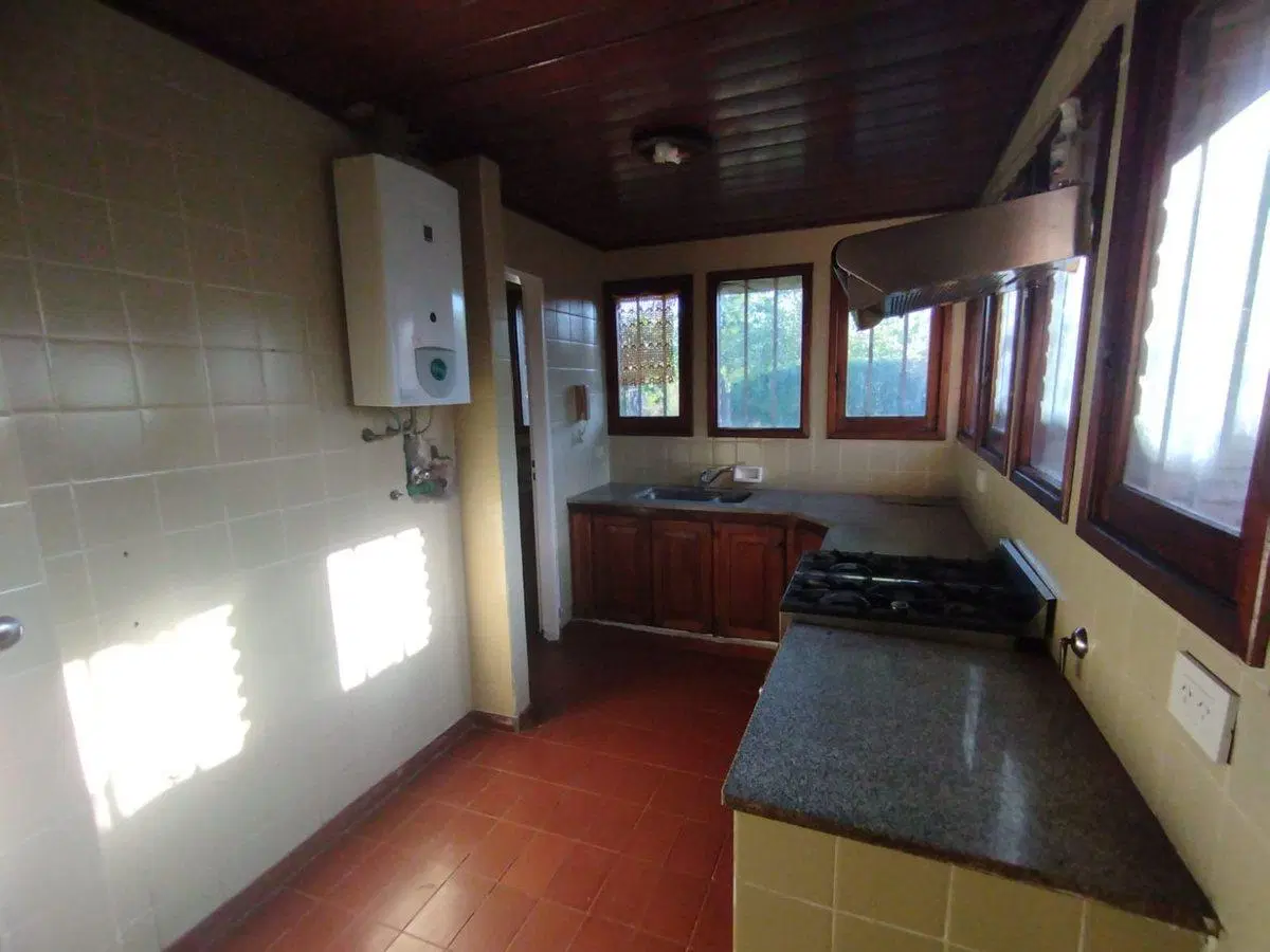 CASA DOS DORMITORIOS VENTA CITY BELL PARQUE PILETA 3