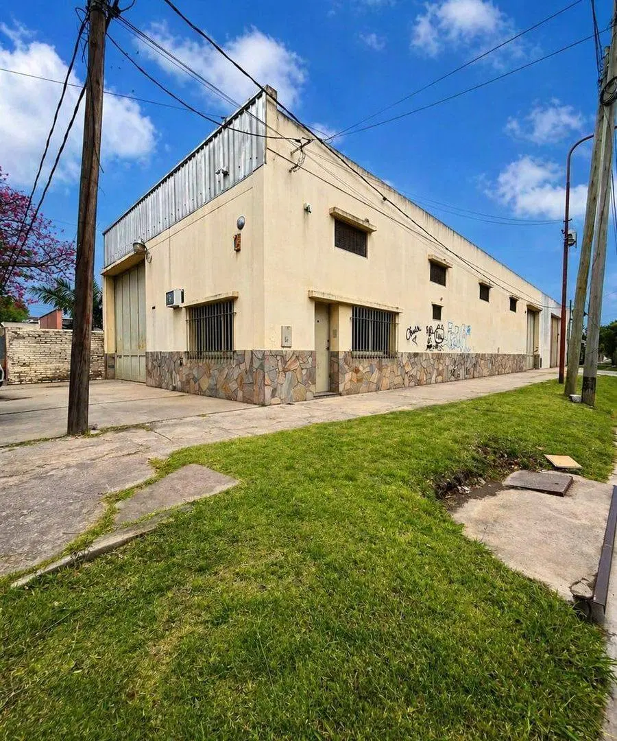 GALPON EN VENTA LA PLATA - 240 M2 LOS HORNOS 2