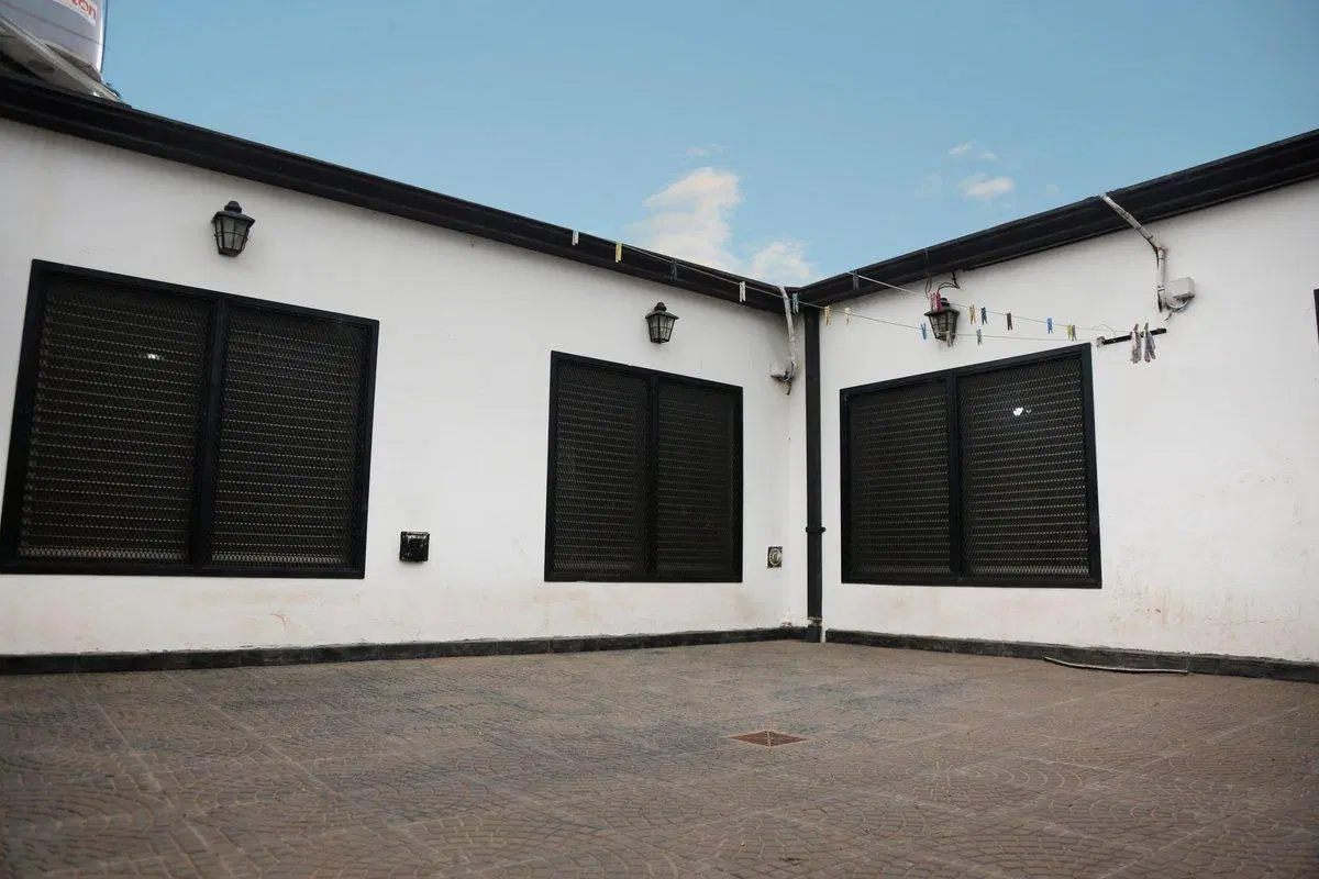 Casa 3 dormitorios en Venta, Los Hornos con Pileta 4
