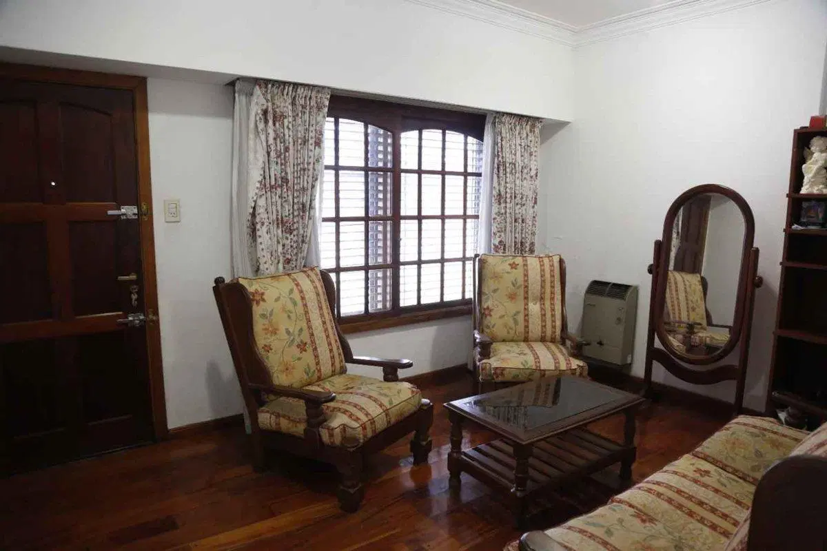 Casa 3 dormitorios en Venta, Los Hornos con Pileta 5