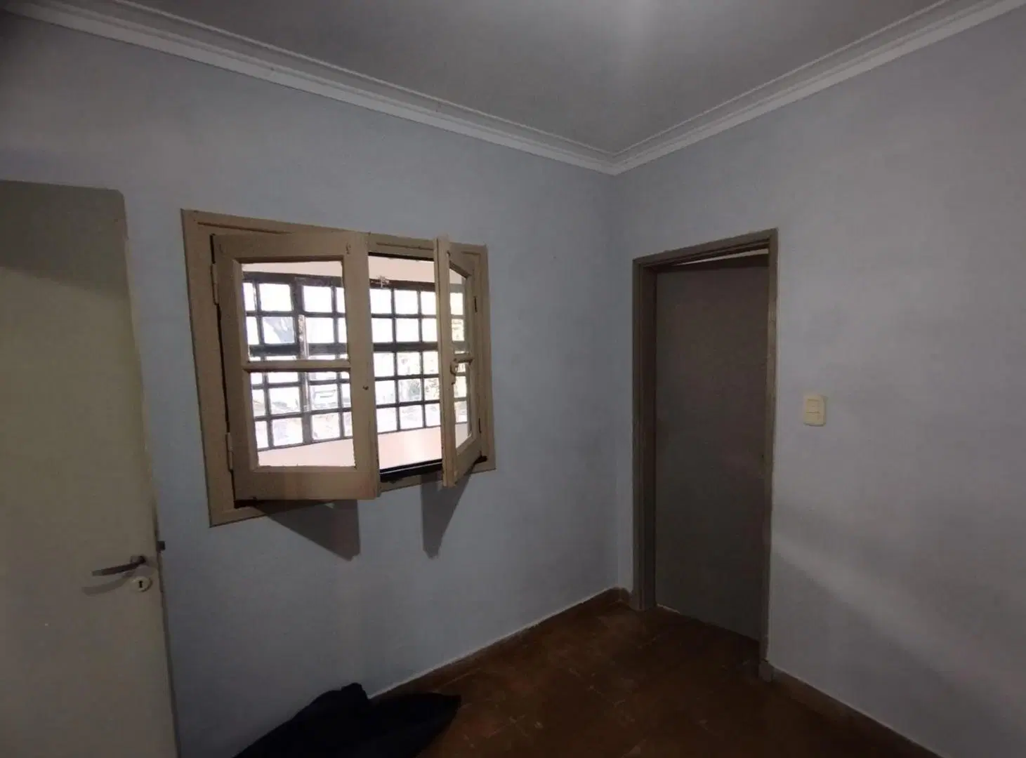 CASA DOS DORMITORIOS VENTA CITY BELL CON PARQUE 4