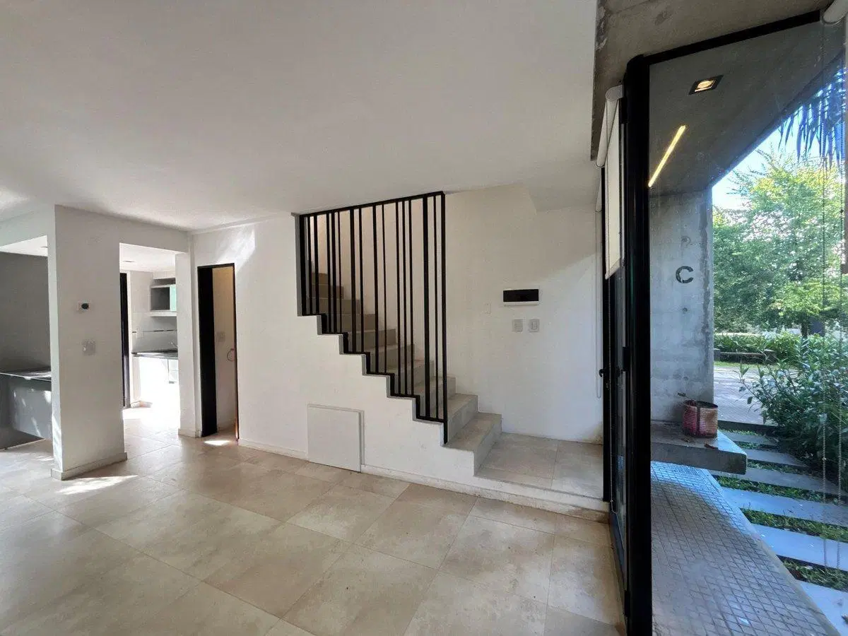 DUPLEX 2 DORMITORIOS EN VENTA GONNET 2