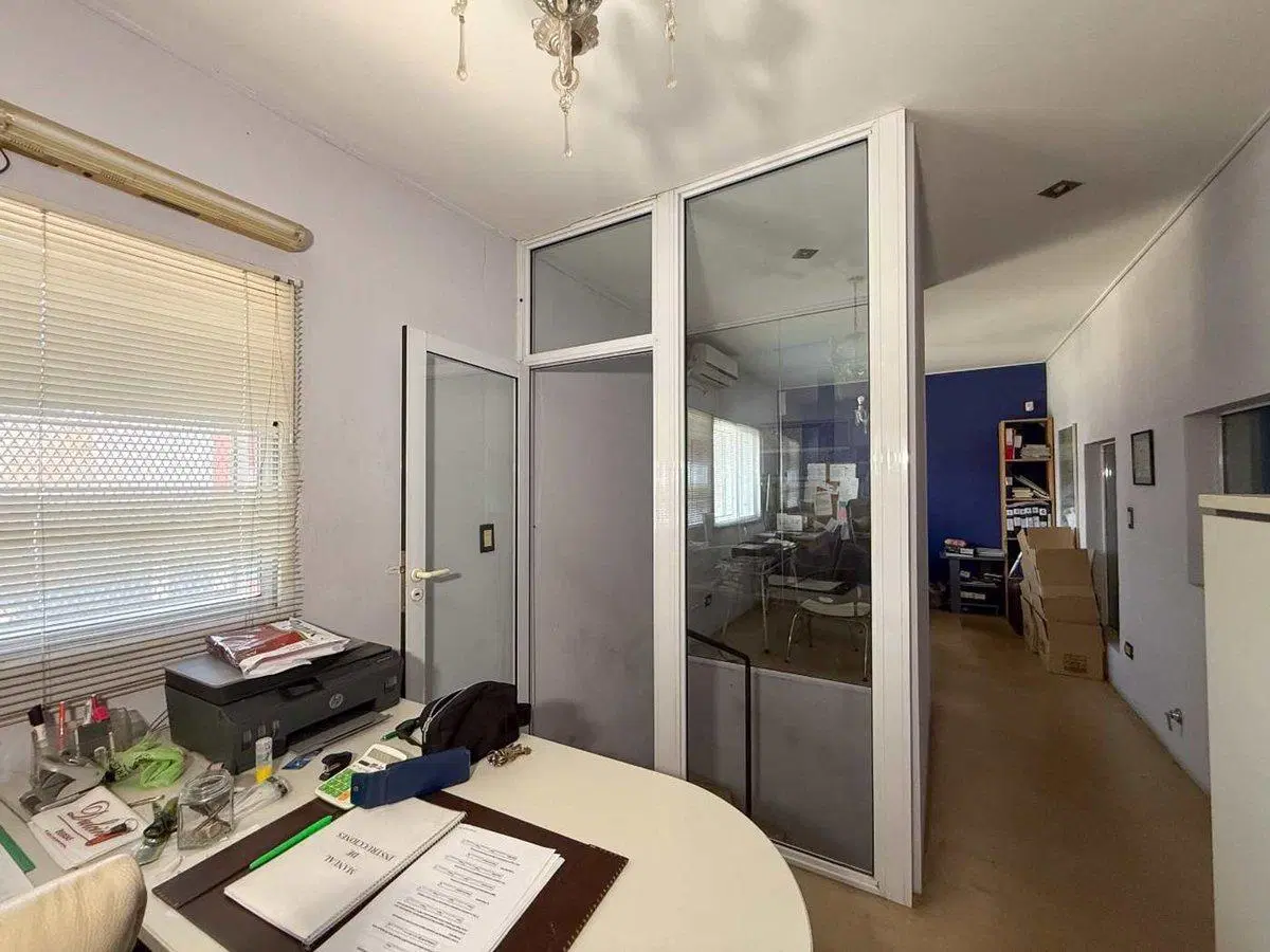 GALPON EN VENTA BERISSO + OFICINAS  INGRESO CAMION 4