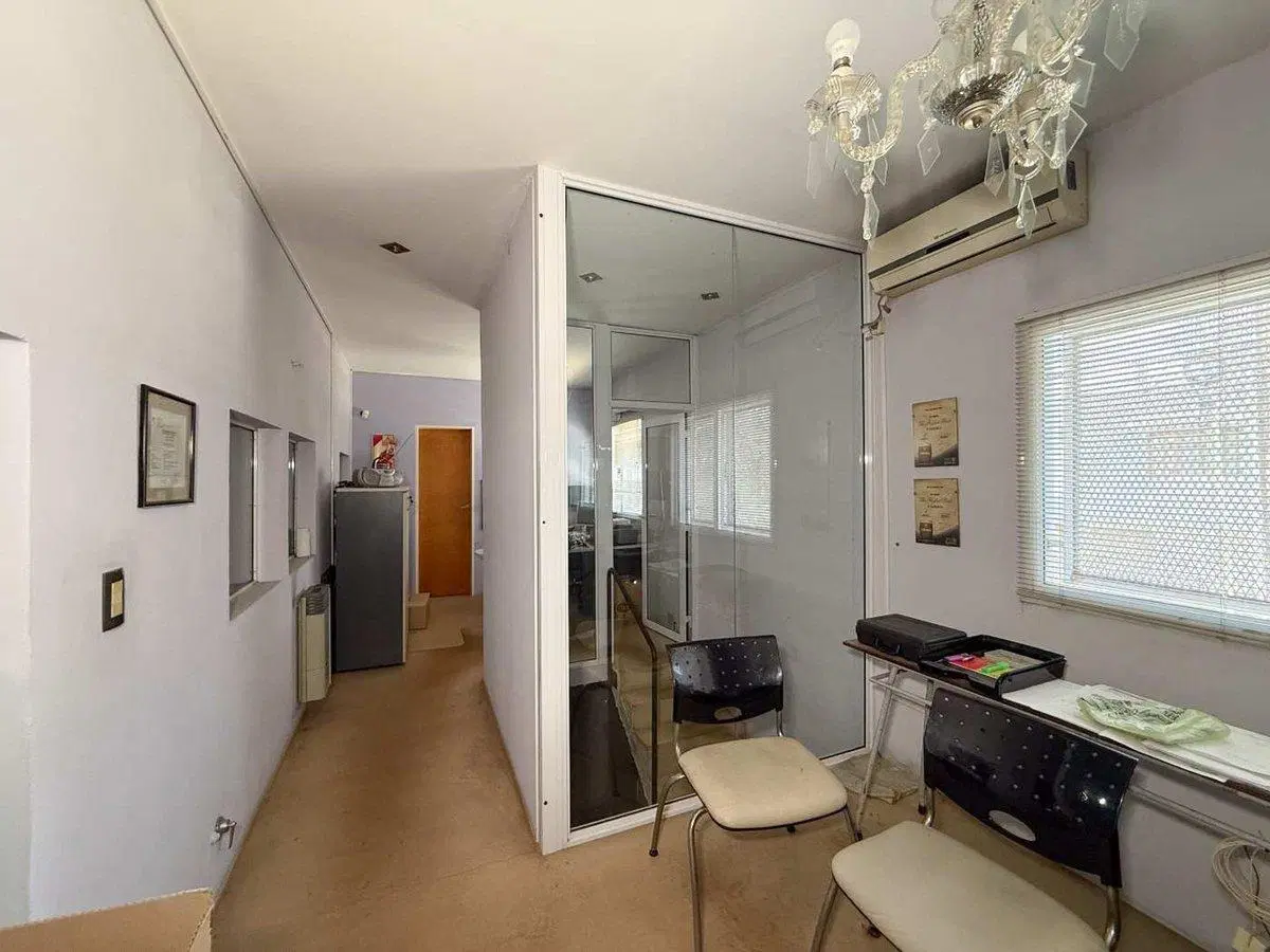 GALPON EN VENTA BERISSO + OFICINAS  INGRESO CAMION 2