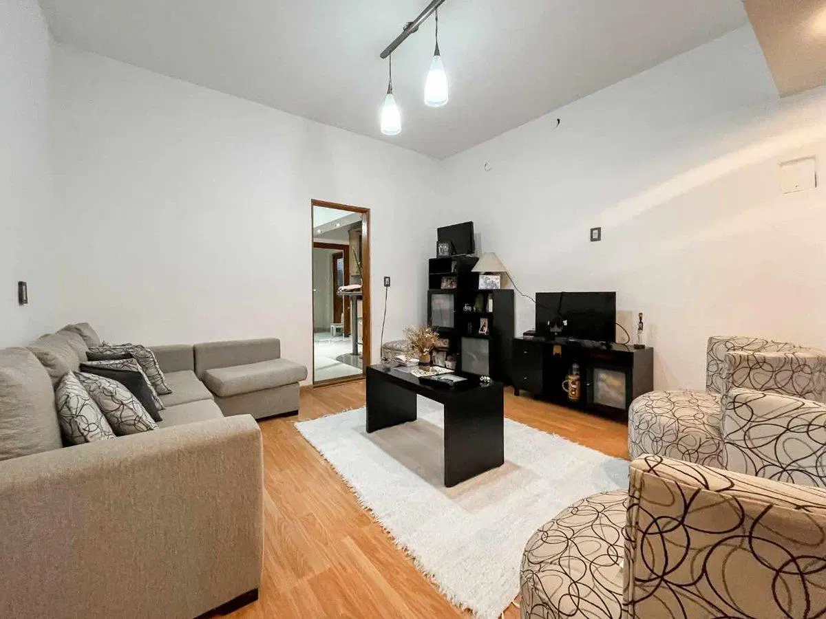 CASA 3 DORMITORIOS EN VENTA LA PLATA 45 Y 23 5